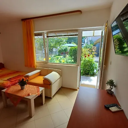 Guest house Dom Zaharievi *
